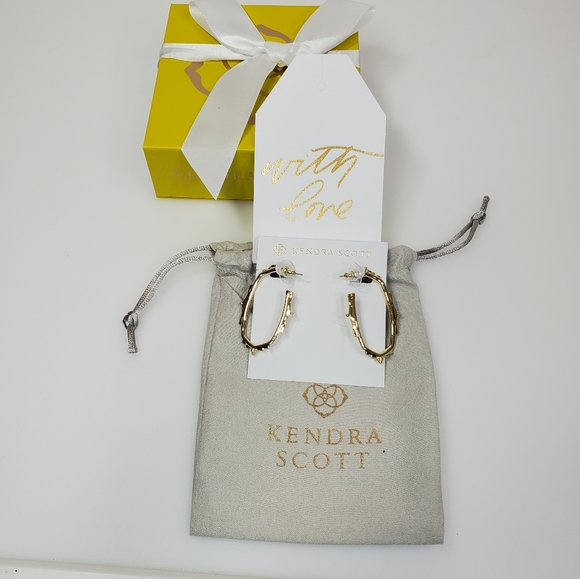 Kendra Scott Baroque Ella Hoop Earrings in Gold